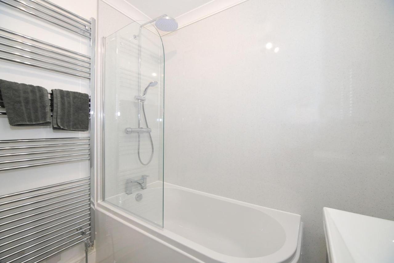 Exmouth - Newly Available, Near The Beach Apartment Bagian luar foto