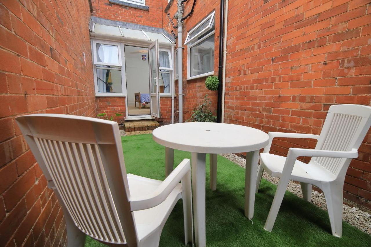 Exmouth - Newly Available, Near The Beach Apartment Bagian luar foto