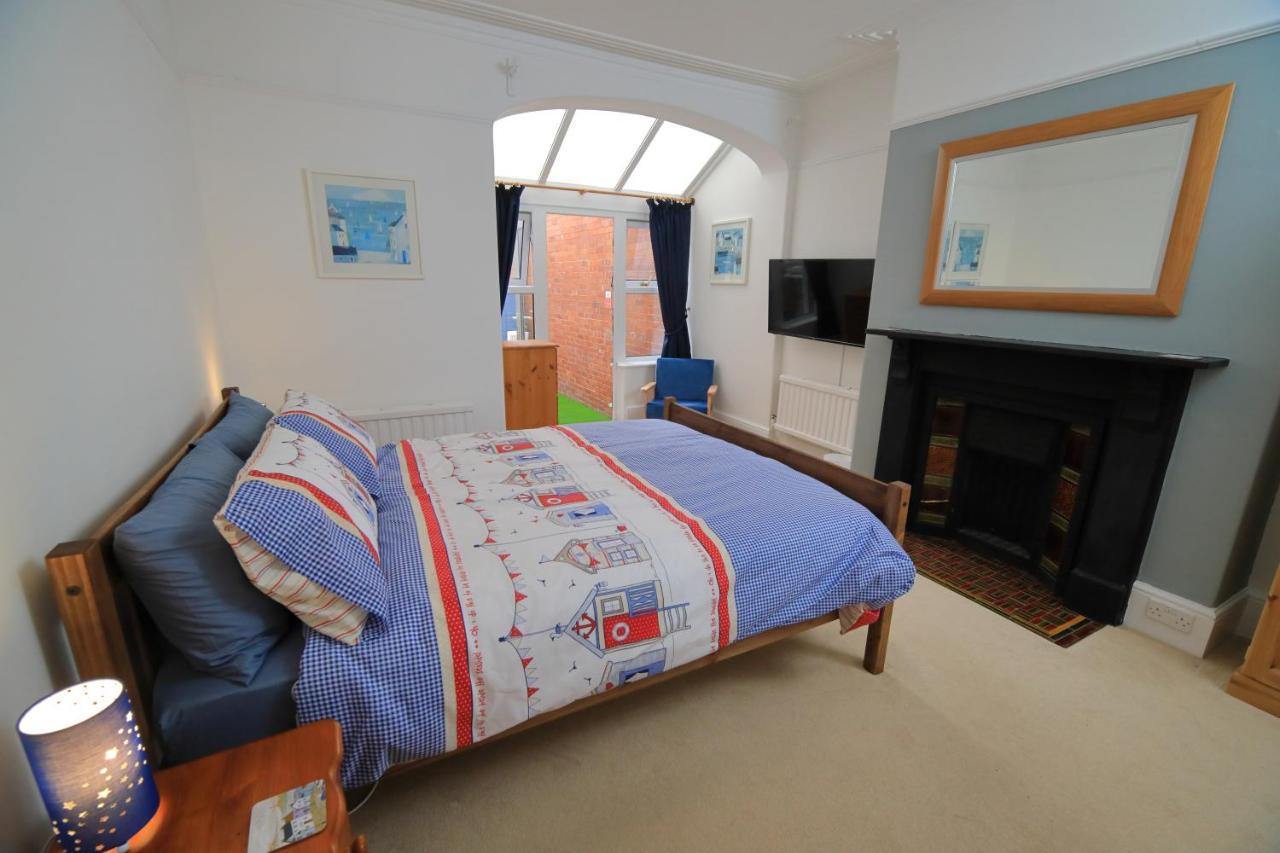 Exmouth - Newly Available, Near The Beach Apartment Bagian luar foto